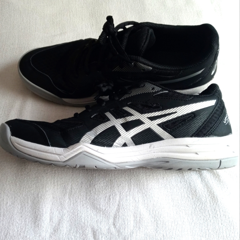 Oasics men's size 7.5 black sneakers